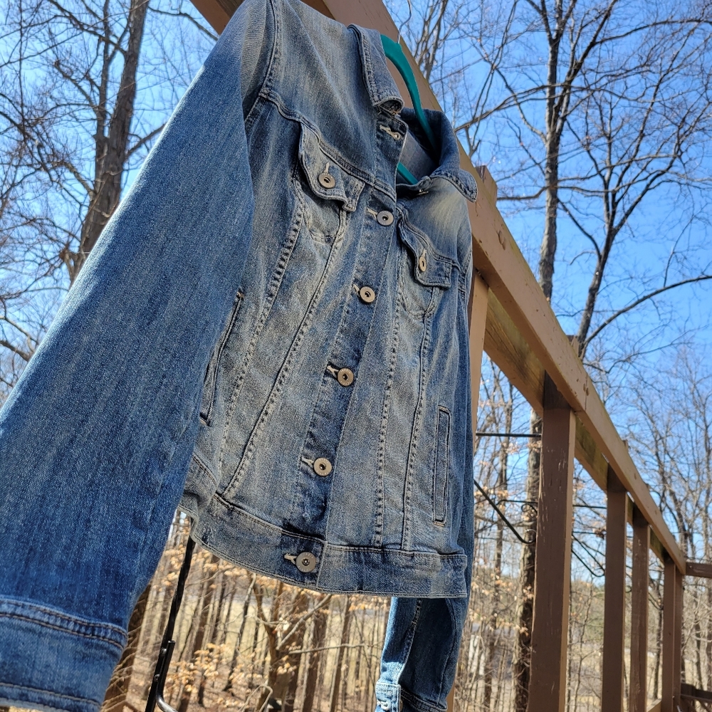 Torrid DENIM TRUCKER JACKET Light Blue Wash 0X - Picture 8 of 12